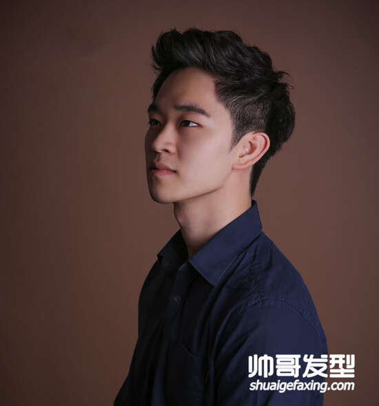 成熟男人绅士短发设计 露额头上扬发型