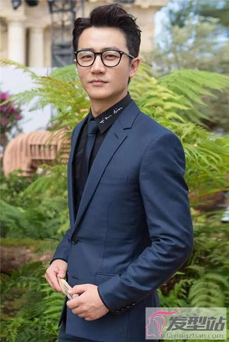 男生夏天最酷发型铲青发型 男生修剪两侧的短发