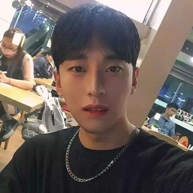 开学季换发型撩妹 校草级男生都留什么发型