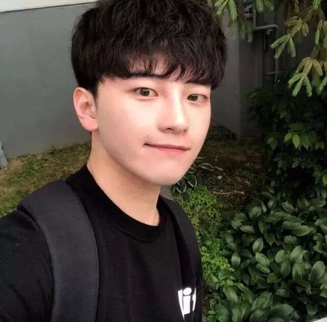 开学季换发型撩妹 校草级男生都留什么发型