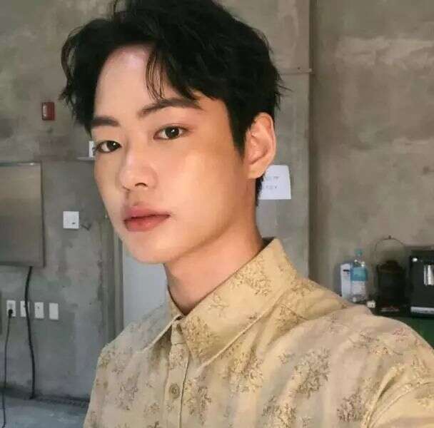 开学季换发型撩妹 校草级男生都留什么发型