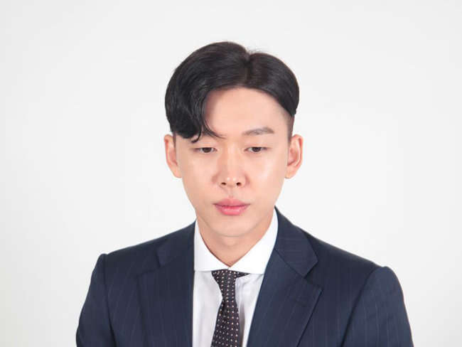 最新韩式发型让你秒变帅弟弟 减龄帅气发型图片