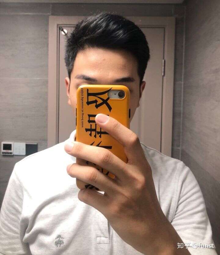 男生油头发型造型过程 油头发型的优点和不足