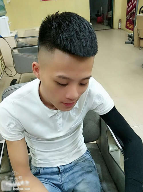 好看的男生短发图片 国内男生流行发型