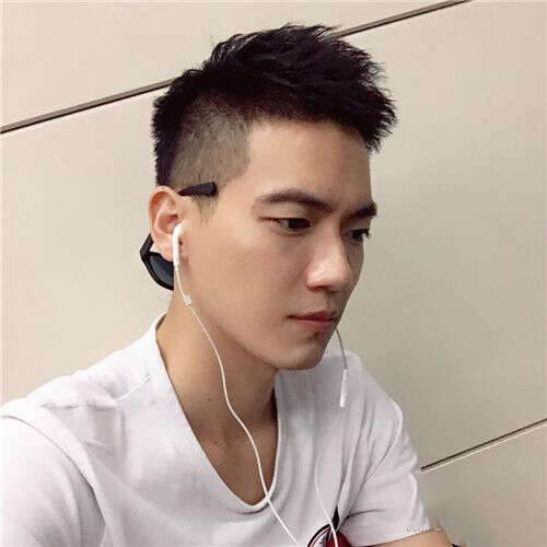 2019男生有哪些流行发型 男生齐眉平刘海依旧火爆