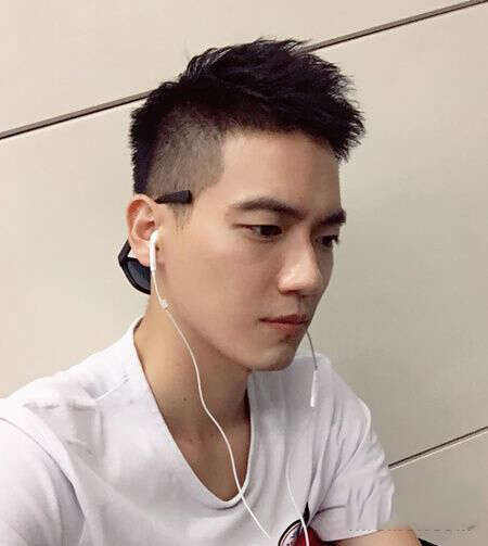 2019超帅气的男生短发 女朋友肯定喜欢的