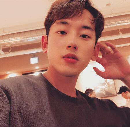2019春夏男生最火的男生烫发