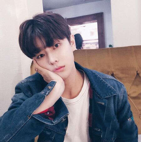 2019春夏男生最火的男生烫发