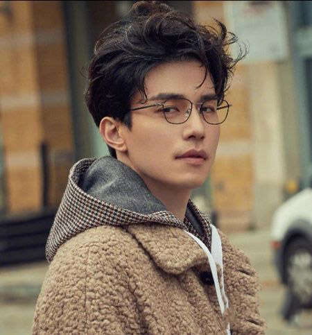 2019年夏天流行什么 适合男学生的发型