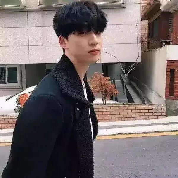 韩系时尚潮男都喜欢什么发型