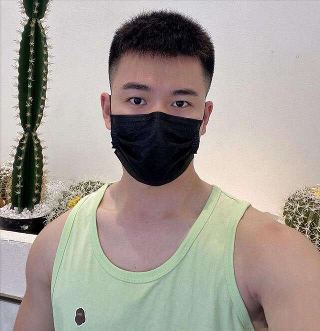 2021最新男生超短发图片 简约帅气的男生发型
