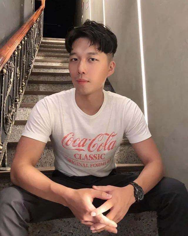 轻熟男不要剪小男生发型 这四款发型让你更有魅力