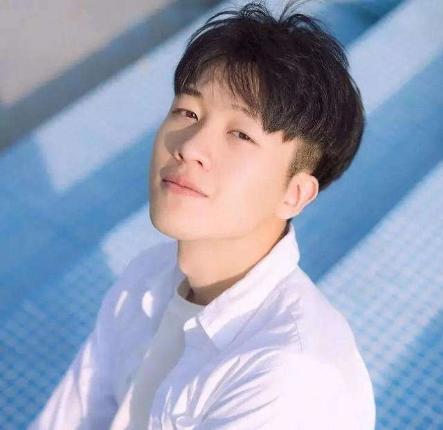 五款时髦流行的男生发型 潮男必备发型