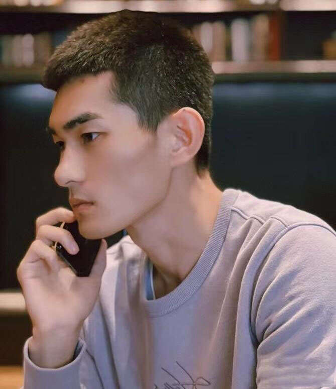 六月男生短发推荐 露额短发、寸头短发、锡纸烫短发