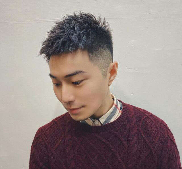 夏天飞机头发型怎么剪 男生飞机头发型图片