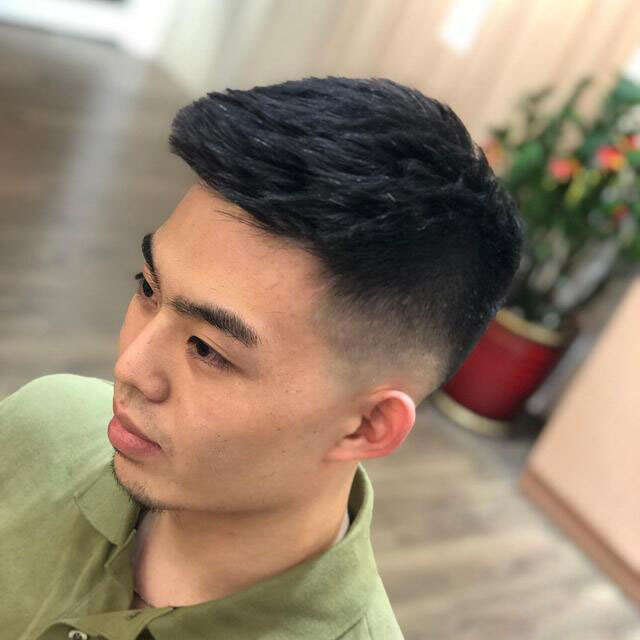 30岁左右男人减什么发型好看显年轻