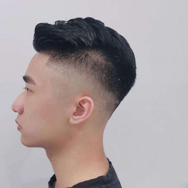30岁左右男人减什么发型好看显年轻