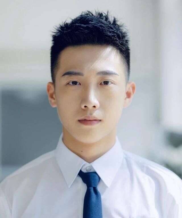 炎热六月 男生清凉短发 帅气干净