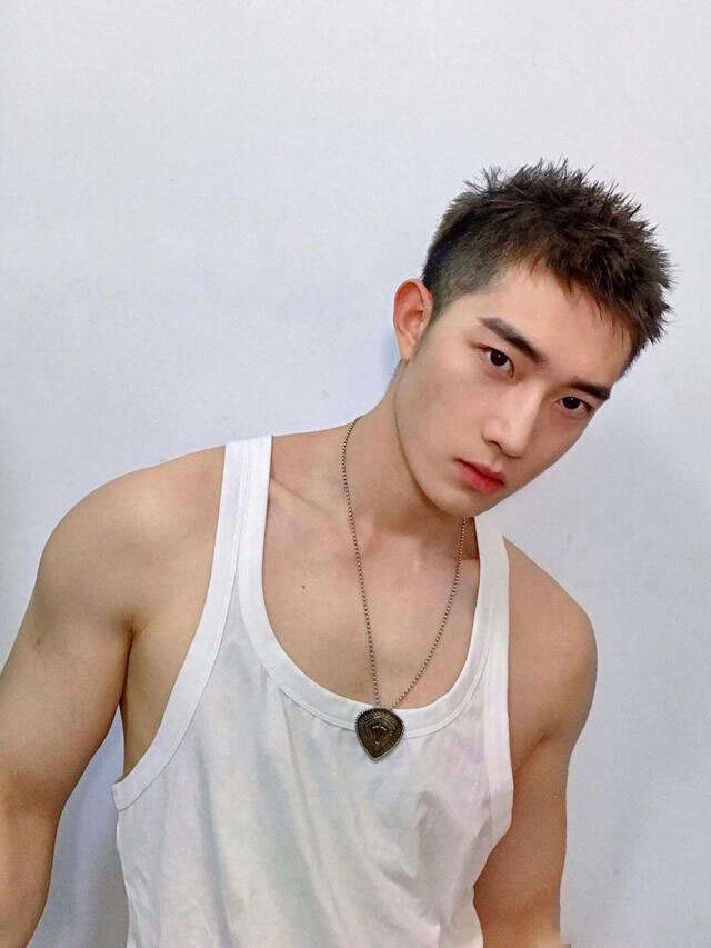 一组好看的小哥哥 选发型选头像都满足你(20pic)