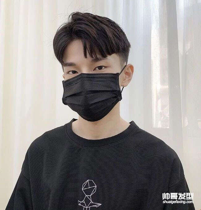 戴口罩也帅气的三款男生发型