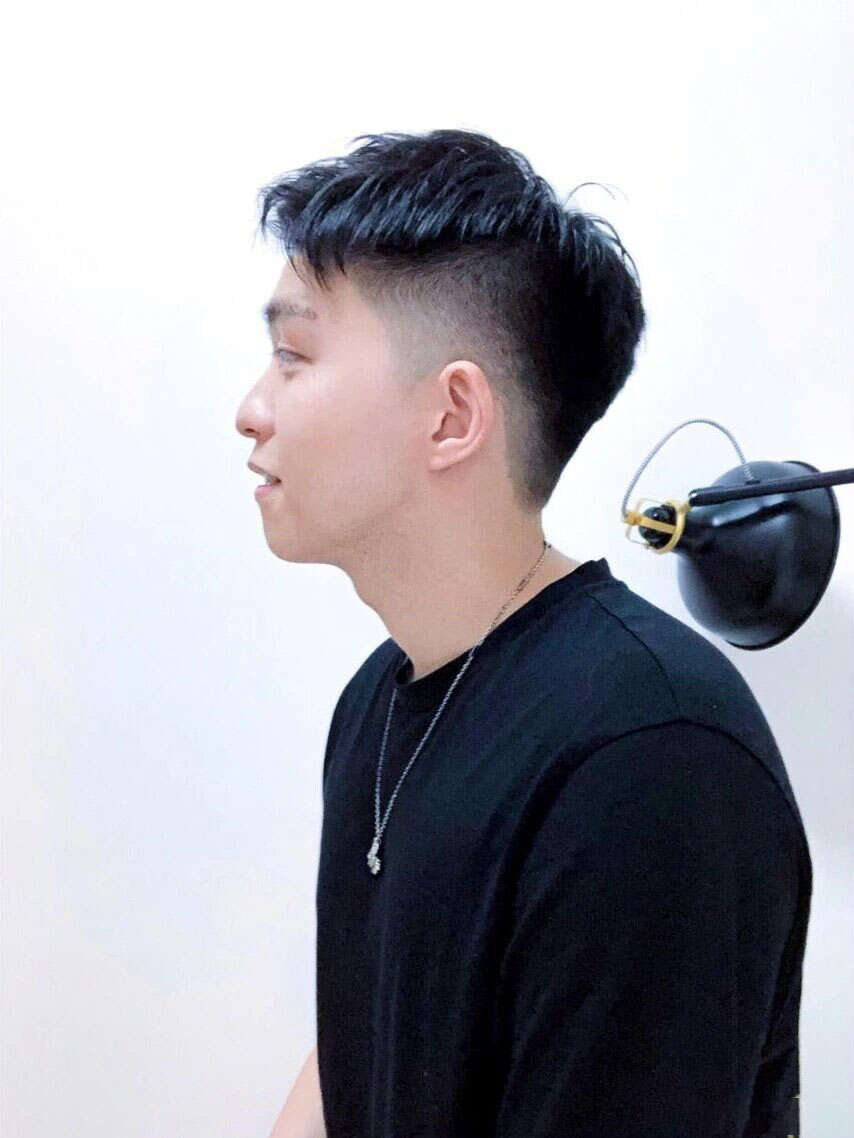 男生夏天造型感强又容易打理的短发造型