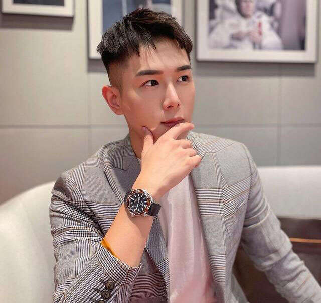 二十来岁剪什么发型好看帅气