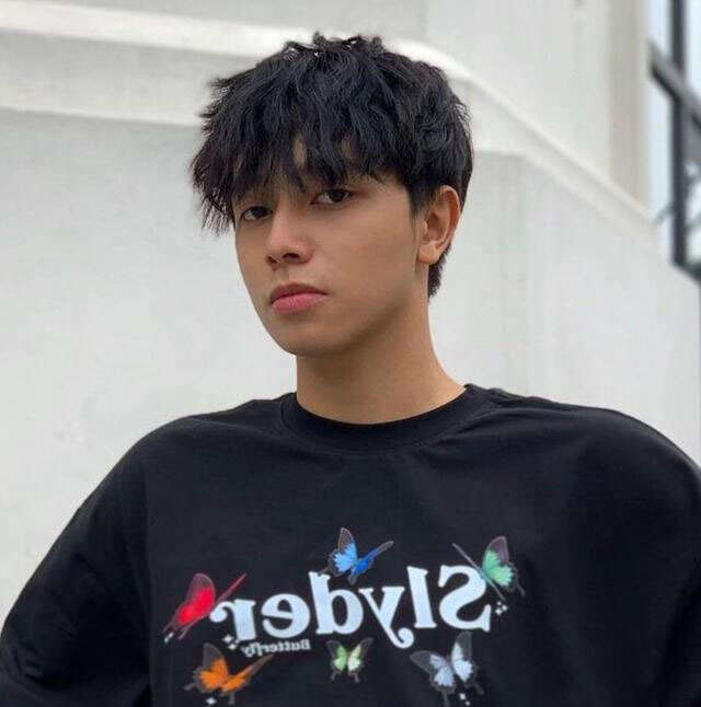 二十来岁剪什么发型好看帅气