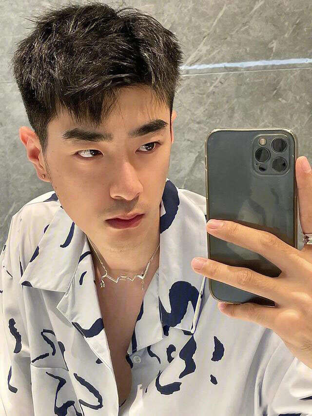 2021夏天男生流行发型