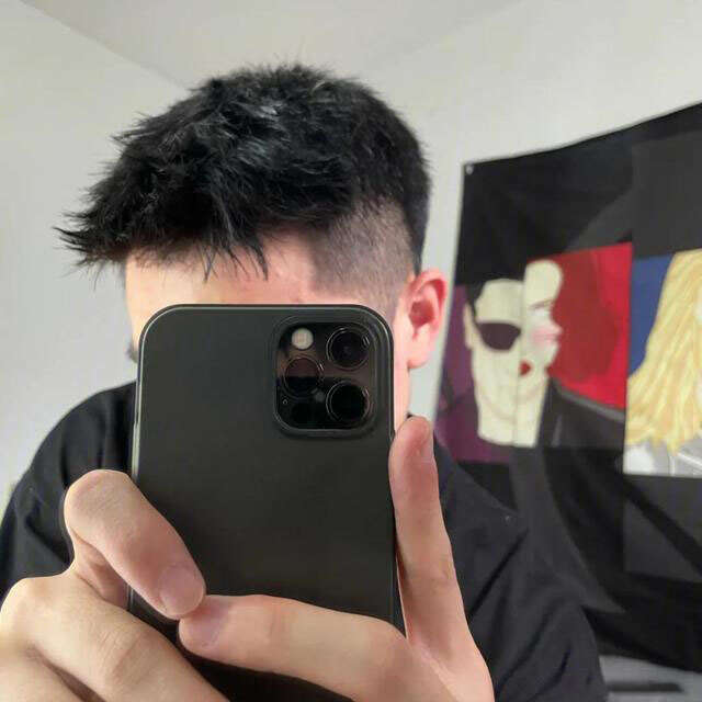 二十来岁的男生夏天发型怎么剪