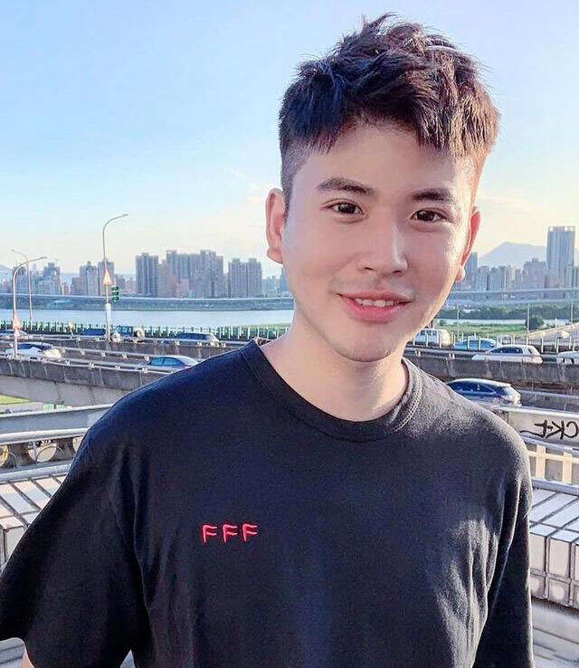 二十多岁的男生夏天发型这样剪最帅