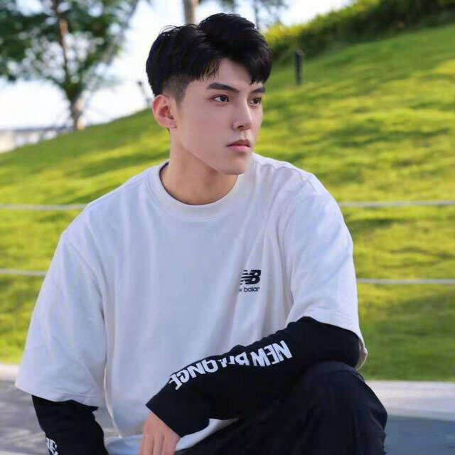 00后小哥哥夏天喜欢怎么剪头发