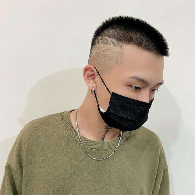 炎热夏天男生发型怎么剪