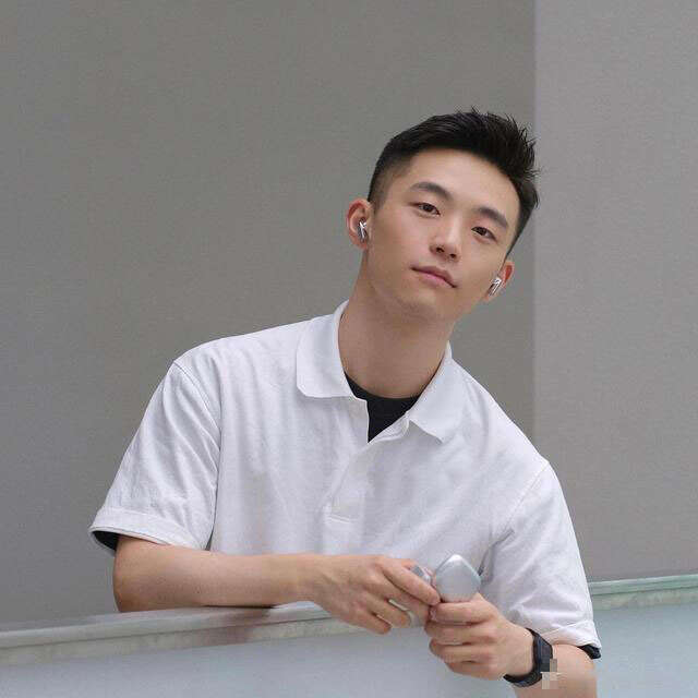 夏天剪这三款发型 颜值提升蹭蹭蹭的