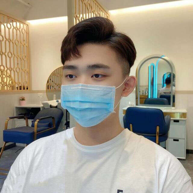 夏天剪这三款发型 颜值提升蹭蹭蹭的