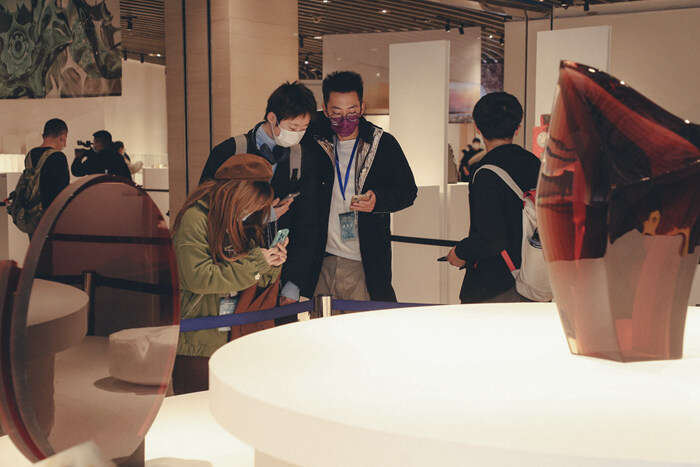2022国际当代玻璃艺术展开幕 百余件作品呈现“璃语东西”