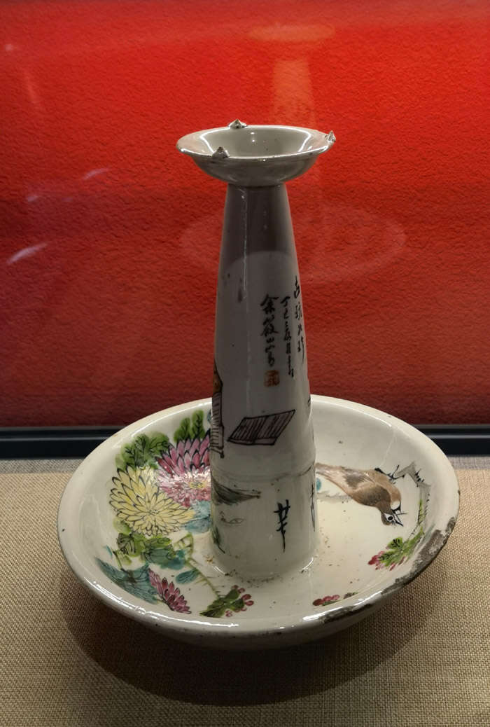 灯:“你知道我用电之前的模样吗?”