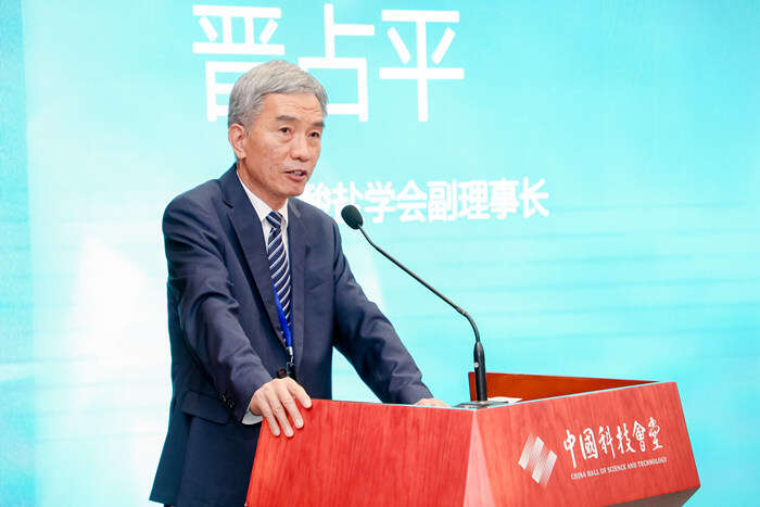 2022国际当代玻璃艺术展开幕 百余件作品呈现“璃语东西”