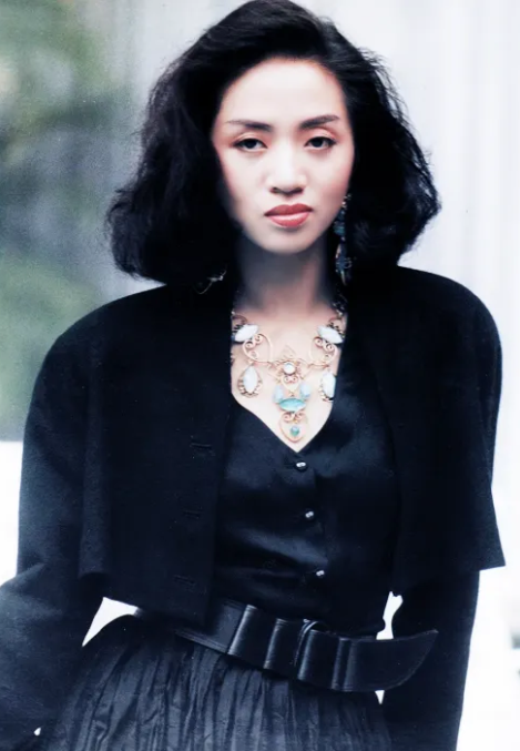 陈慧娴与梅艳芳争霸失败,含泪退出歌坛,背后真相远比你想的恶劣