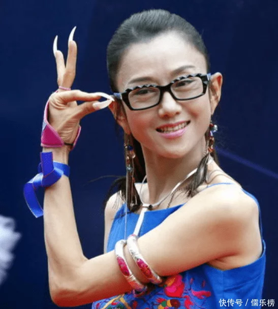 杨丽萍豪宅被查封,网友直呼大快人心,鲁豫为何成了大功臣?