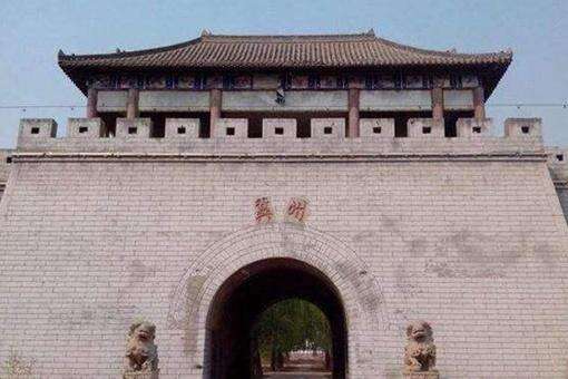 袁绍生平简介 袁绍家族如何走向没落?