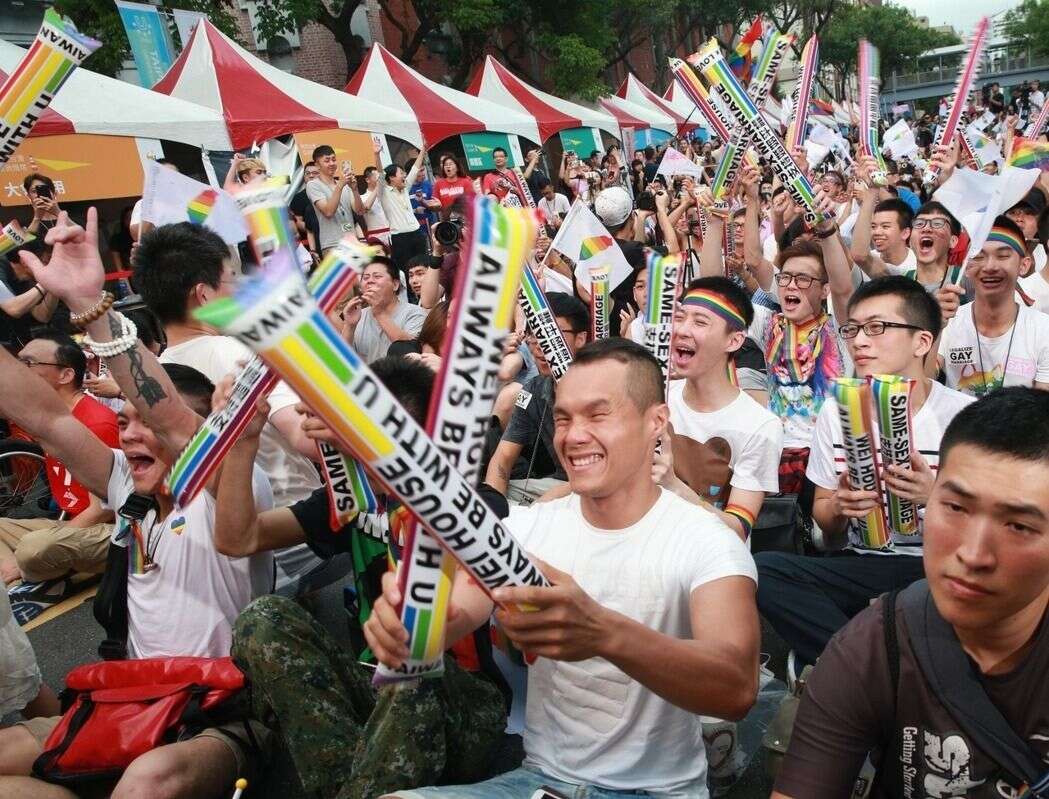 台湾通过同性婚姻专法草案!预计5月开始实施