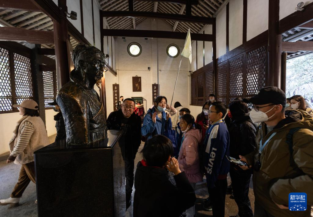 四川成都:“人日”游草堂 凭吊杜甫