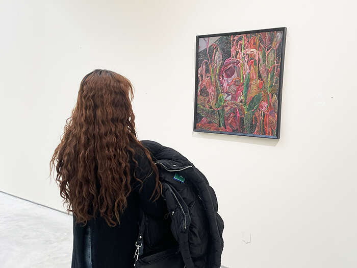 画笔下的生命日记:蔡锦个展“女人花”亮相“頌”艺术中心