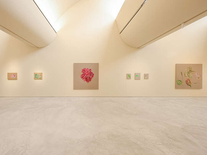 画笔下的生命日记:蔡锦个展“女人花”亮相“頌”艺术中心
