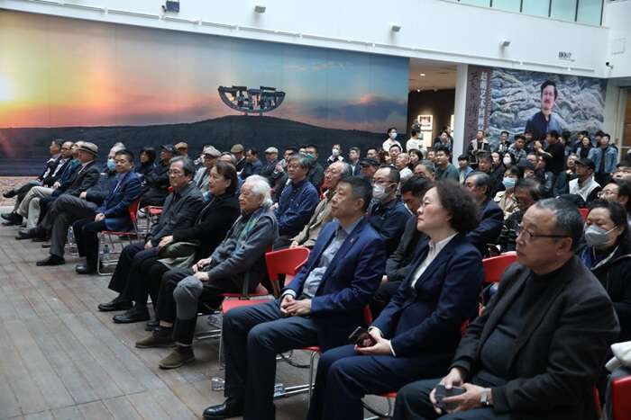 “艺术铸魂·方舟济世——赵萌艺术作品回顾展”暨学术研讨会启幕