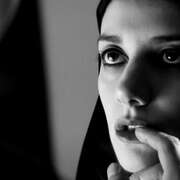 独自夜归的女孩 A Girl Walks Home Alone at Night