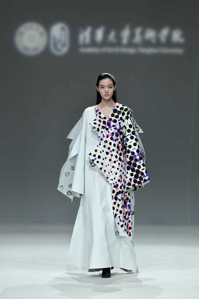 清华美院2023届服装与服饰设计专业毕业设计作品发布会举办