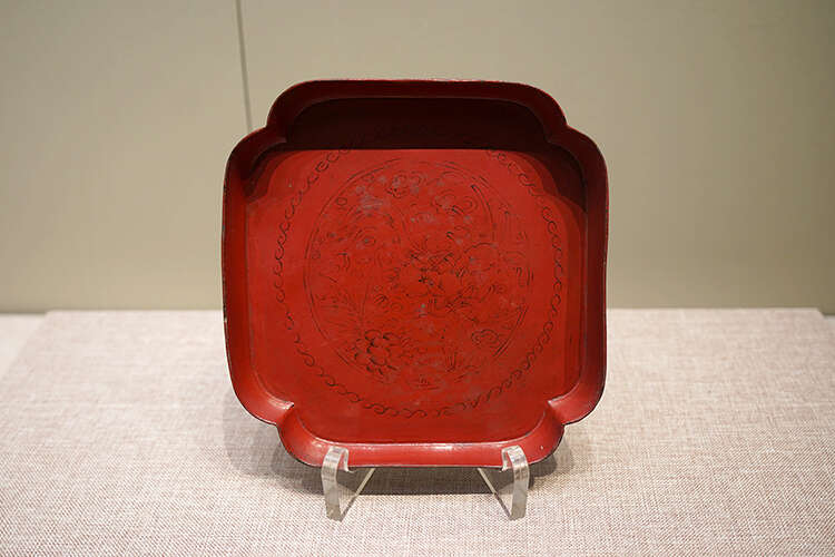 时隔70年再现:百余民间美术工艺品齐聚清华
