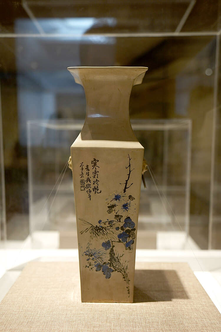 时隔70年再现:百余民间美术工艺品齐聚清华