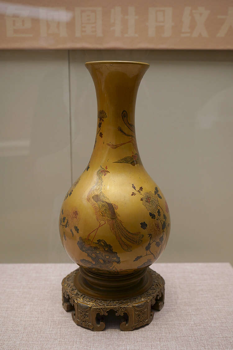 时隔70年再现:百余民间美术工艺品齐聚清华